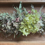 秋色紫陽花とアナベルのスワッグ